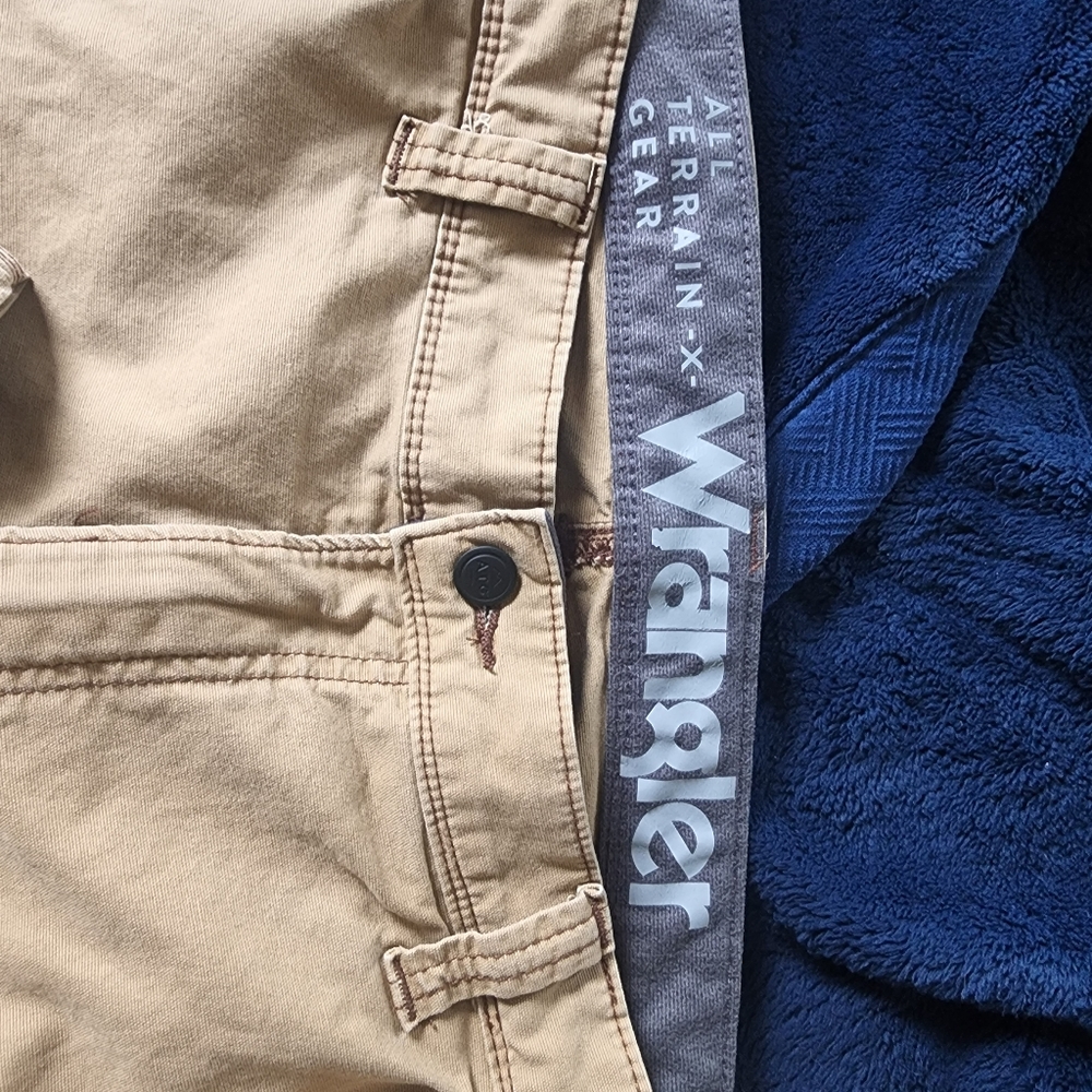 Men's khaki pants